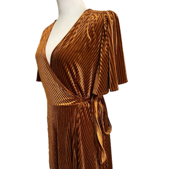 NWT Simplee Butterfly Sleeve Wrap Dress - Picture 6 of 10